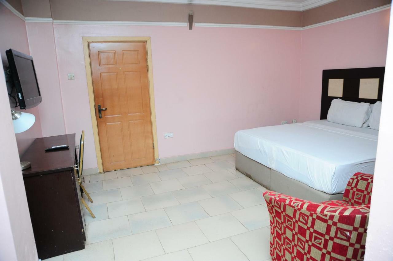 Richton Hotel And Suites Abeokuta Bagian luar foto