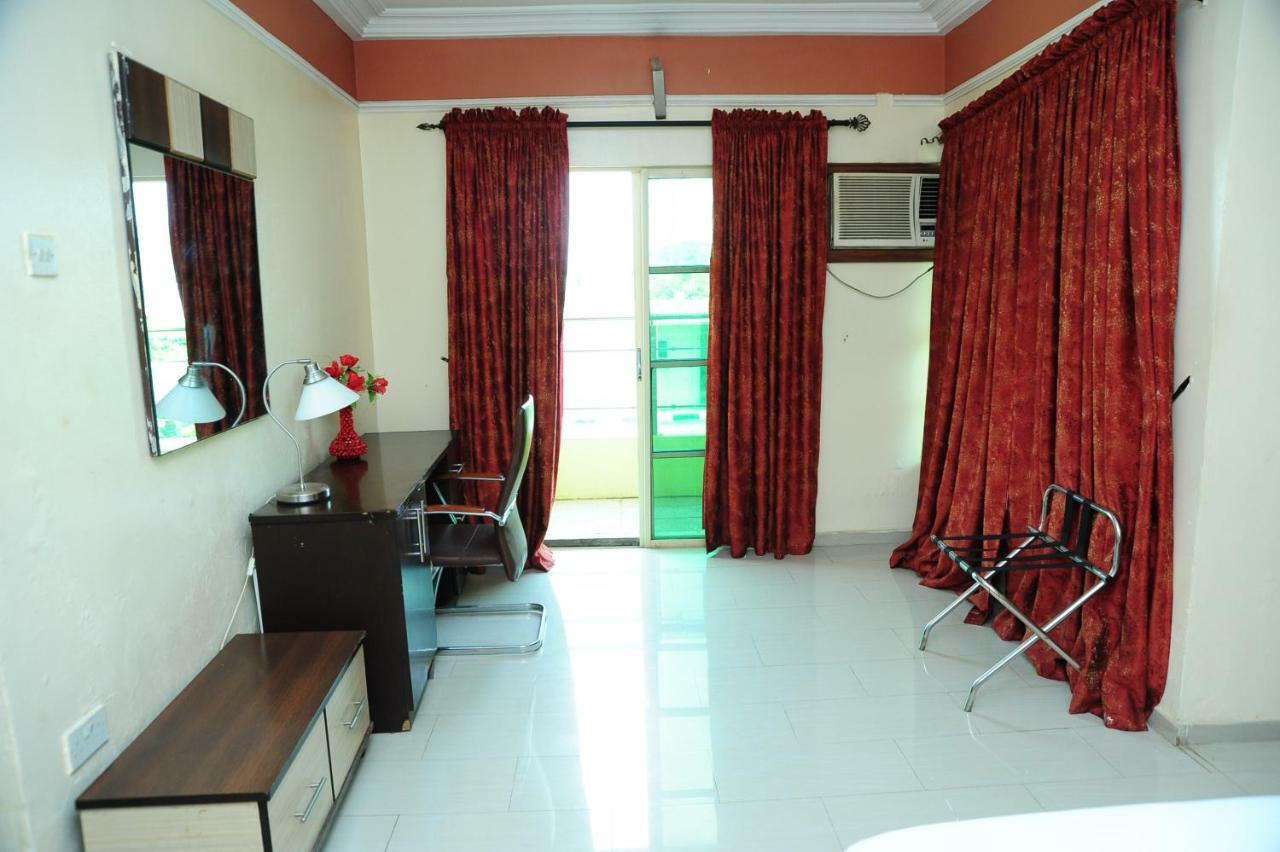 Richton Hotel And Suites Abeokuta Bagian luar foto