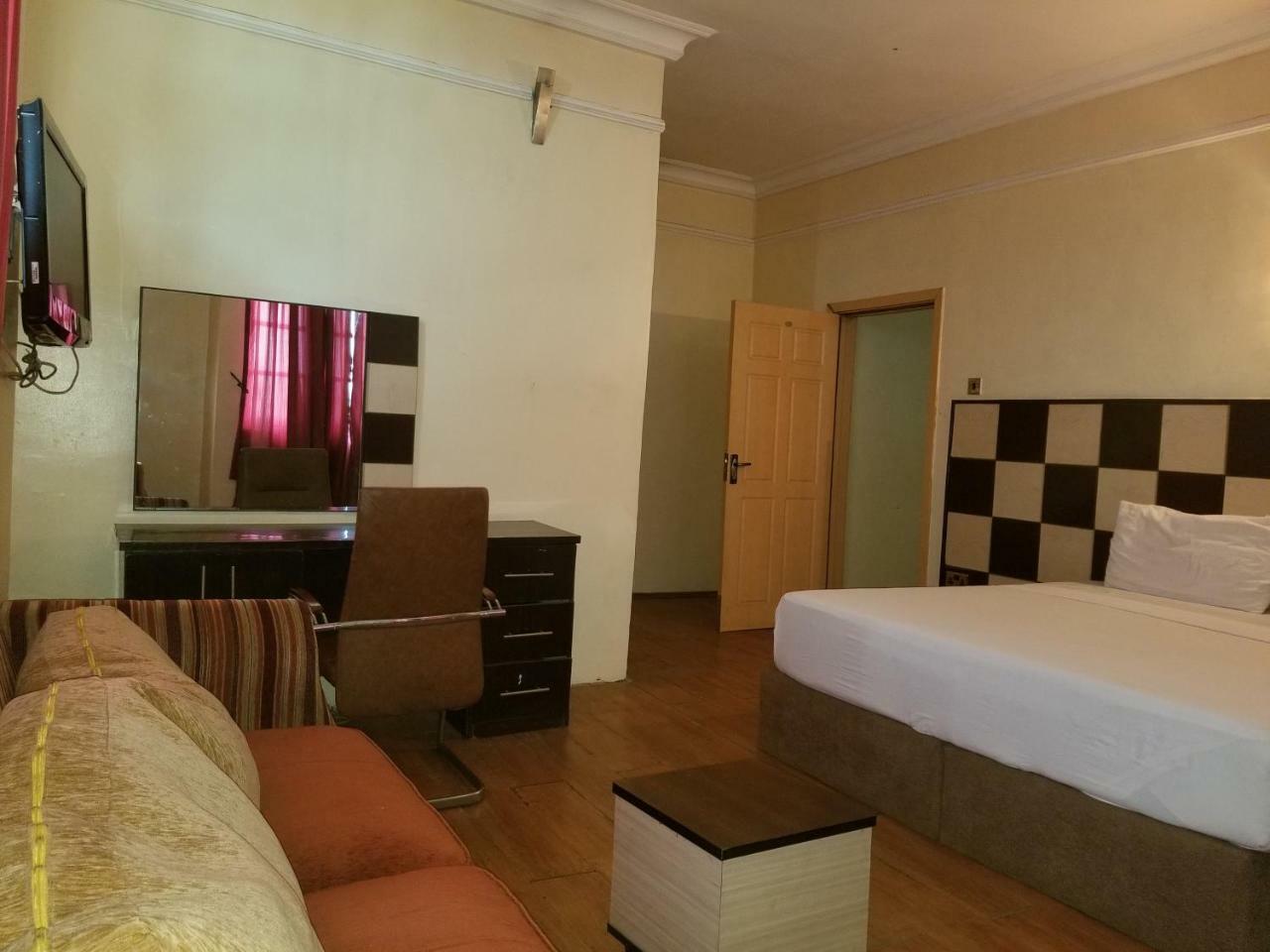 Richton Hotel And Suites Abeokuta Bagian luar foto